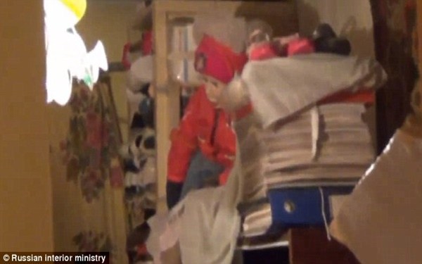 난감,장문) 여자아이 시체를 미라로 만들다 체포된 남성.jpg | 인스티즈