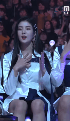 아이즈원) 은비.. 사랑이 뭘까? | 인스티즈