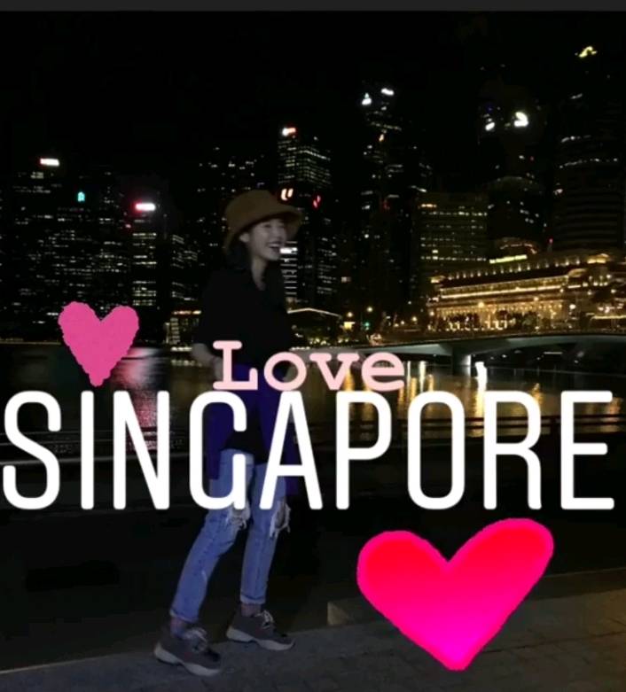 싱가포르에 있는 아이유.jpg | 인스티즈