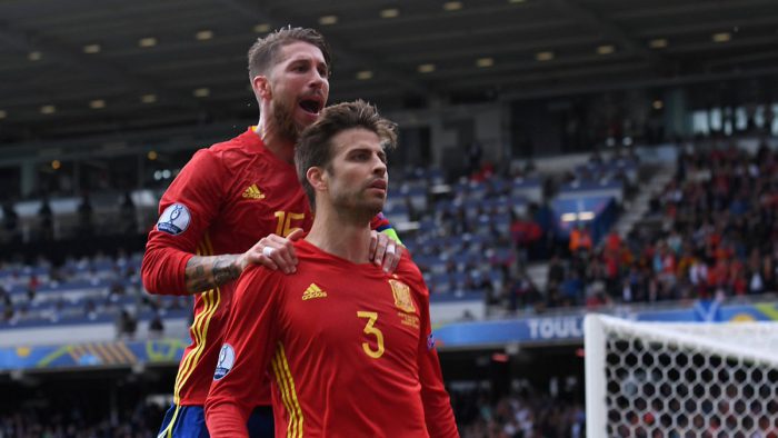 스페인 수비라인을 상대하는 팀들 심정 느껴보기.jpg | 인스티즈