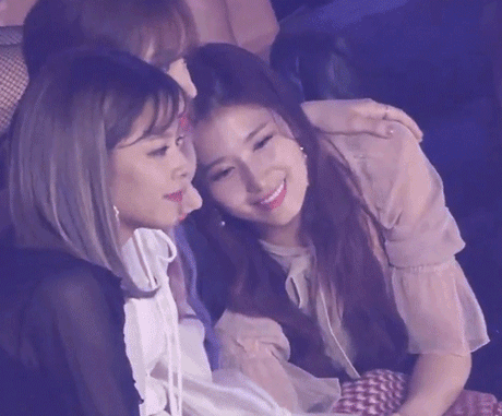 대상 받아서 눈물이 그렁 그렁한 트와이스 사나 T T | 인스티즈