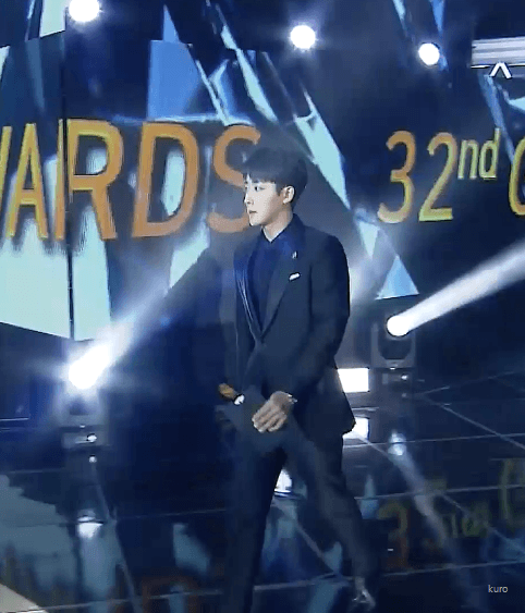 충분히 잘생긴 얼굴이다 vs 잘생긴건 아니고 호감상 | 인스티즈