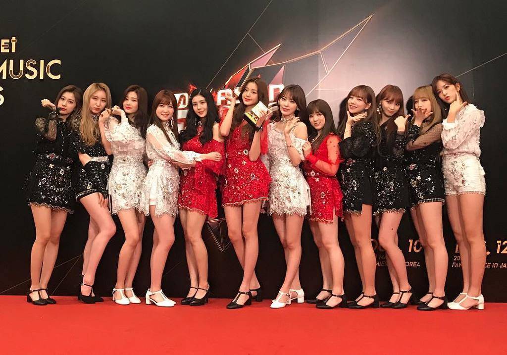 데뷔 한달반동안 트로피 6개 수집한 아이즈원 ㄷㄷ | 인스티즈