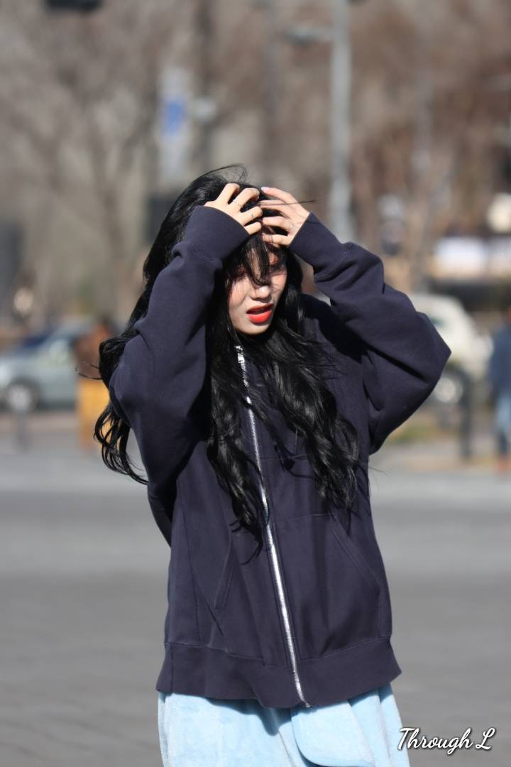 출퇴근하는데 시끄러움이 전해지는 러블리즈 미니팬미팅 | 인스티즈