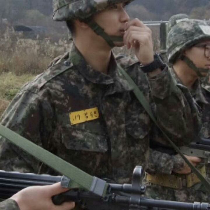 김수현 군대 근황 | 인스티즈