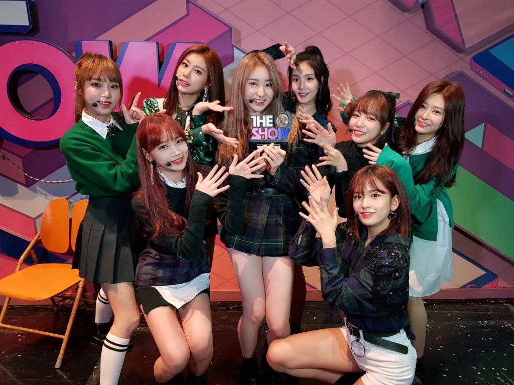 데뷔 한달반동안 트로피 6개 수집한 아이즈원 ㄷㄷ | 인스티즈