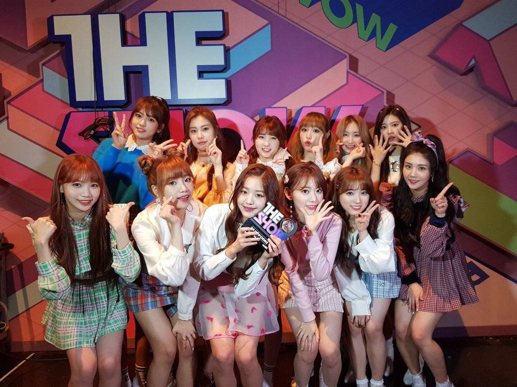 데뷔 한달반동안 트로피 6개 수집한 아이즈원 ㄷㄷ | 인스티즈