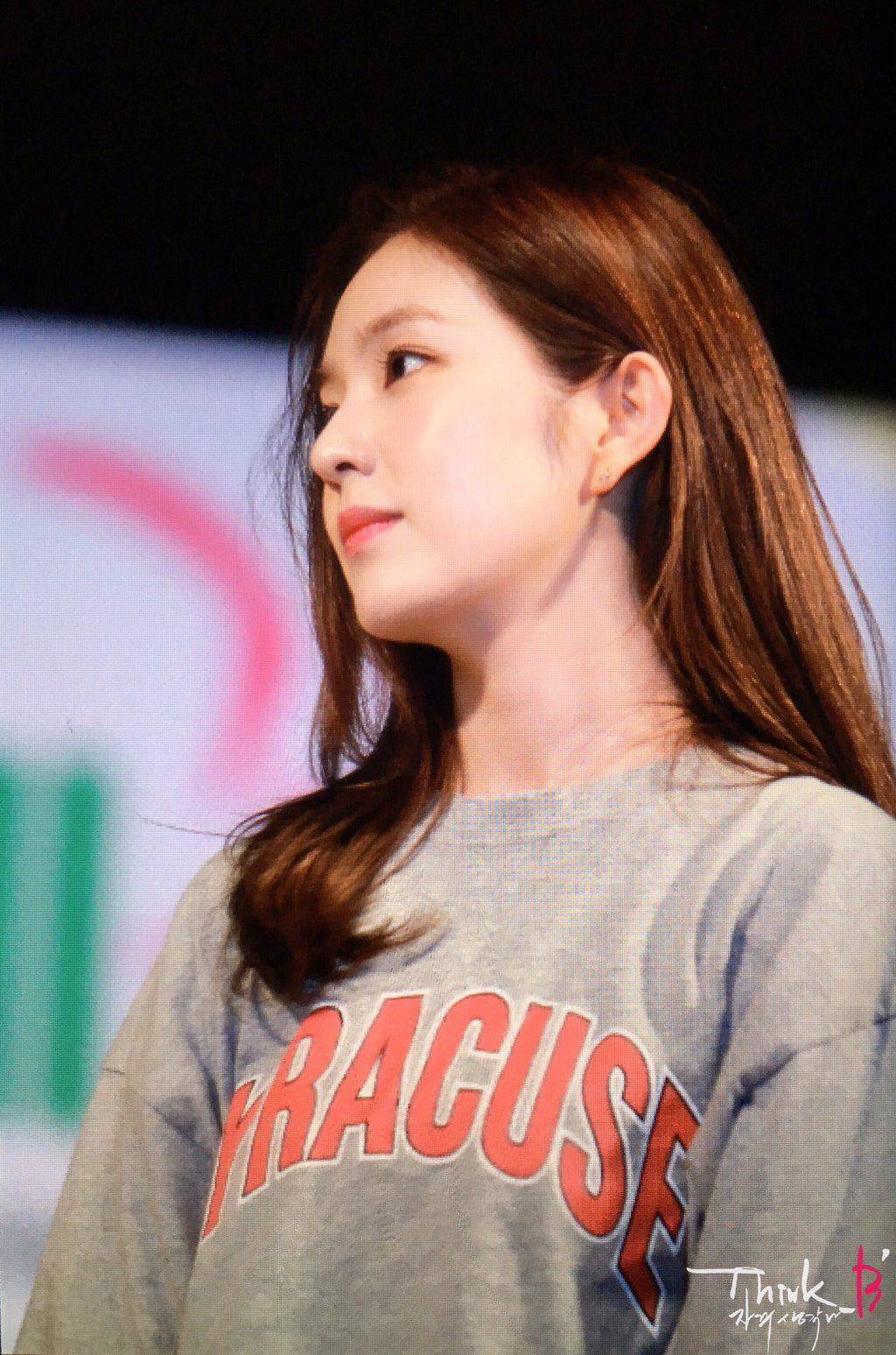 생각보다 귀가 엄청 큰 아이린.jpgif | 인스티즈