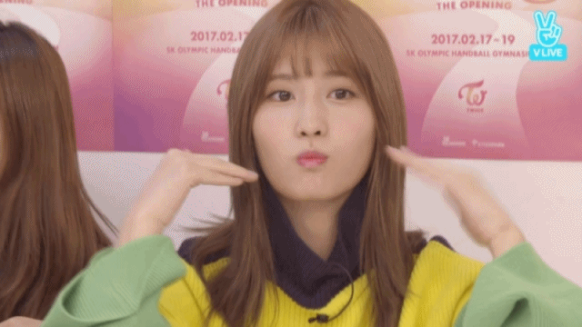 물통 주무르는 모모 gif | 인스티즈