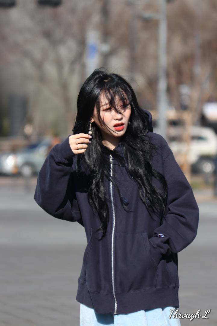 출퇴근하는데 시끄러움이 전해지는 러블리즈 미니팬미팅 | 인스티즈