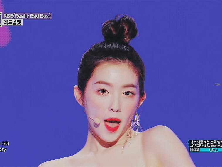 헤어 선생님이 자신의 머리로 장난쳐서 걱정하면서도 즐기는 아이린.jpgif | 인스티즈