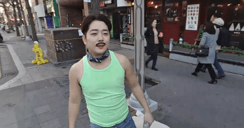 아프리카에 출연한 프레디 머큐리 GIF | 인스티즈