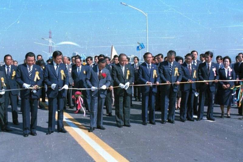 1979년 성수대교 개통식 사진과 15년 뒤 | 인스티즈