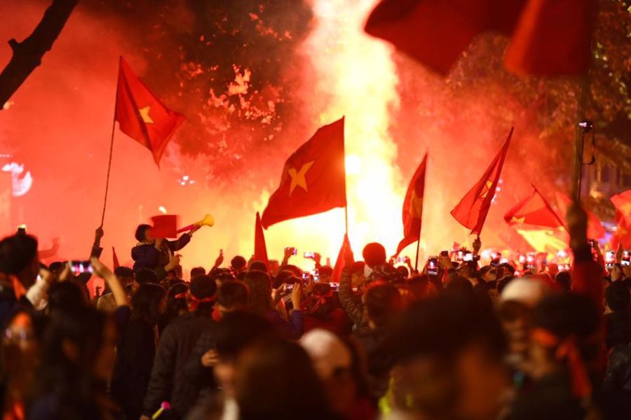 스즈키컵 우승 이후 열광적인 광란의 파티 분위기인 베트남 현지의 상황.jpg | 인스티즈