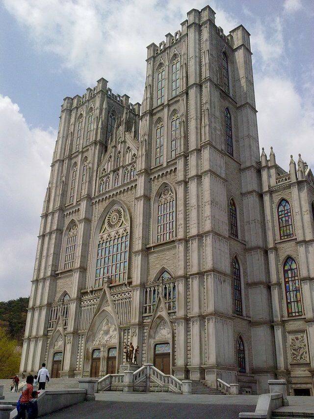 학교 건물 대관비로 돈 쓸어담는 대학교....jpg | 인스티즈