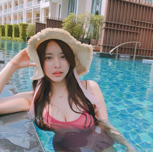 물놀이를 즐기는 한보름.jpg | 인스티즈