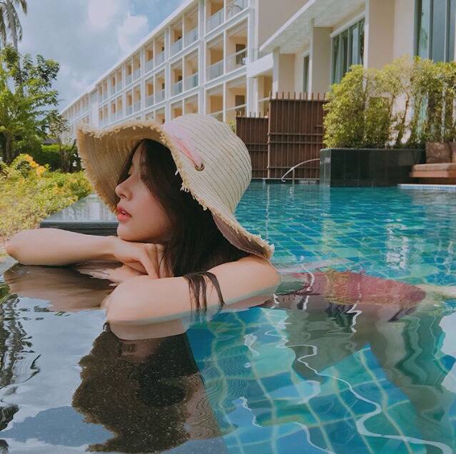 물놀이를 즐기는 한보름.jpg | 인스티즈