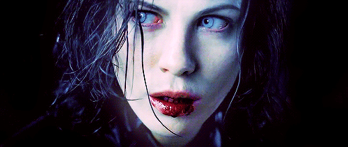 세상에서 가장 섹시한 뱀파이어.gif | 인스티즈