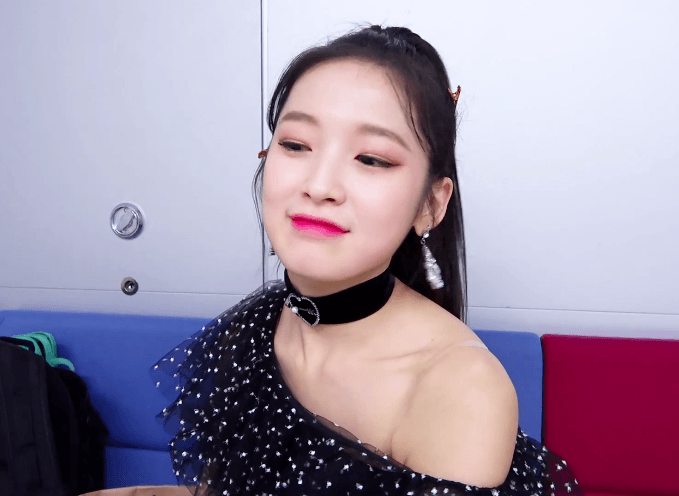 오마이걸 아린 아이컨택.gif | 인스티즈