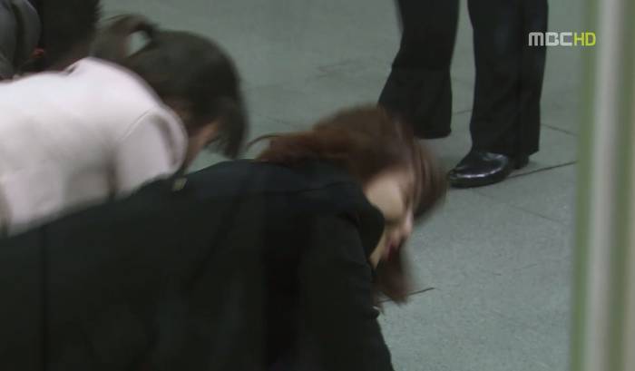 여자친구가 회사에 입사해서 힘들때 도와주는 방법 .jpg | 인스티즈