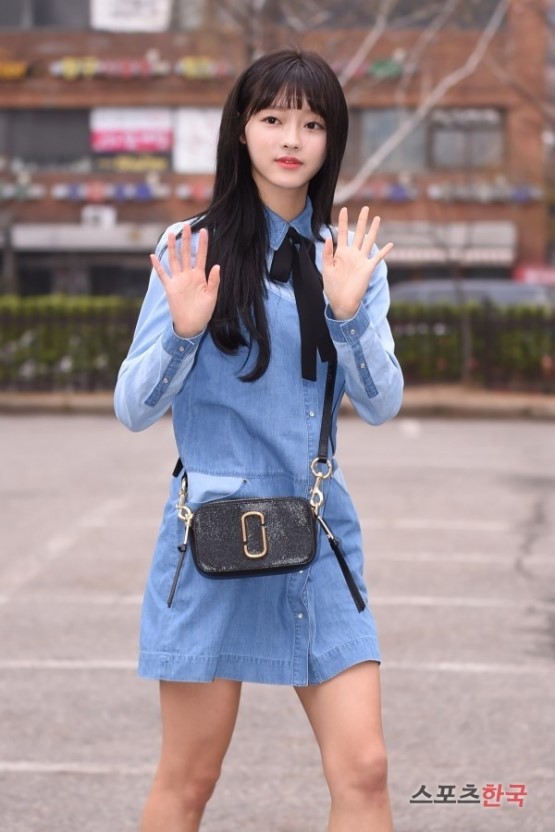 오마이걸 유아 사복패션 | 인스티즈