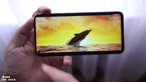 스마트폰 노치 디자인보다 홀 디스플레이가 더 나은점.jpg | 인스티즈