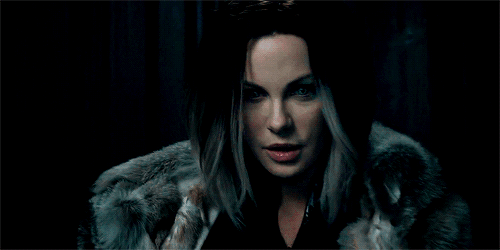 세상에서 가장 섹시한 뱀파이어.gif | 인스티즈