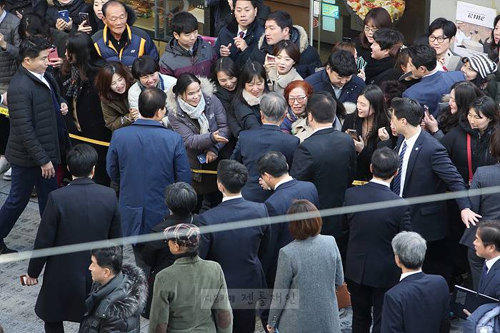 문재인 대통령 경남방문 현장사진 | 인스티즈