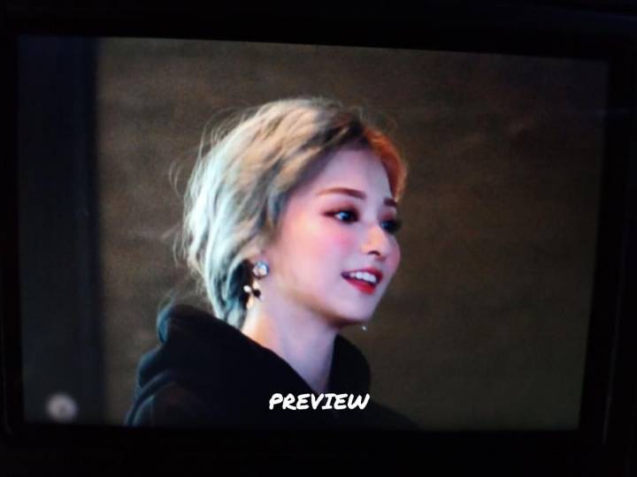 프로미스나인 이나경.gif | 인스티즈