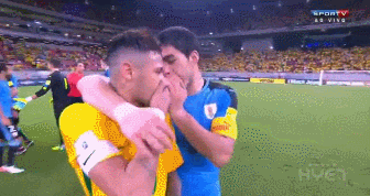 빡친 네이마르 달래주는 수지.gif | 인스티즈