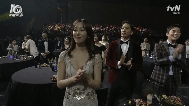 다시 보는 2016년 역대급 tvn 시상식...gif | 인스티즈