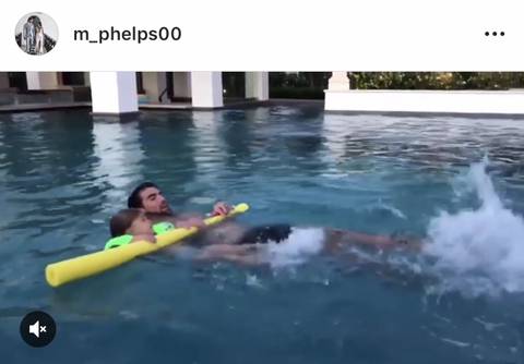 수영황제한테 개인교습 받는 아이 | 인스티즈