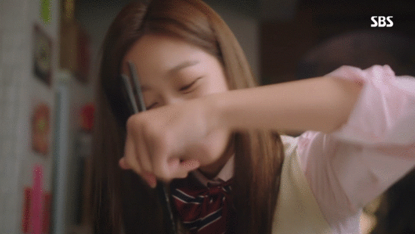 조보아 짜장면 먹방 | 인스티즈