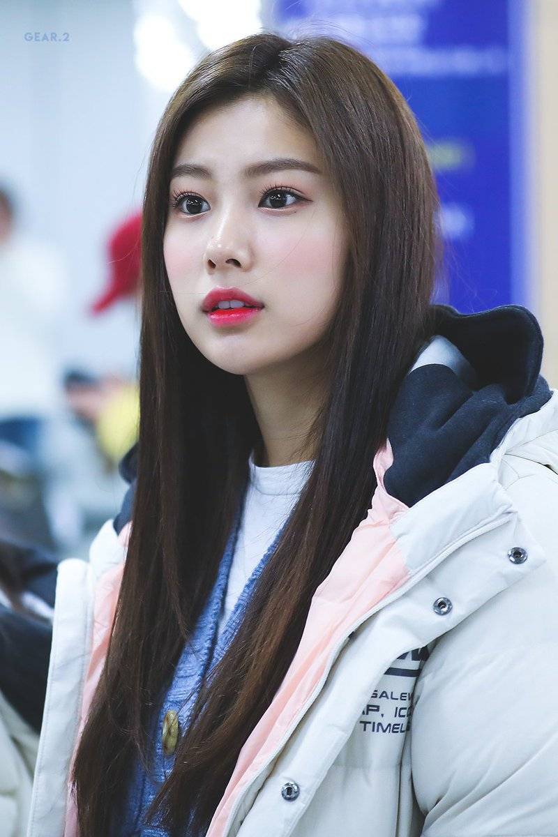 아이즈원 장원영 김민주 강혜원 얼굴 합치기 ㄷㄷ | 인스티즈