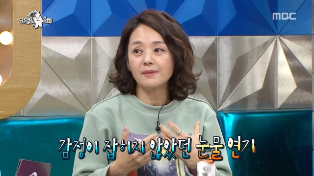 후배에게 아낌없이 연기 가르쳐주는 윤여정 | 인스티즈