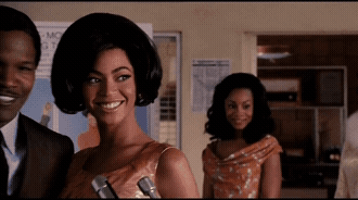 가수 데뷔하는데 센터자리를 제일 예쁜 애한테 뺏겼어요...gif | 인스티즈