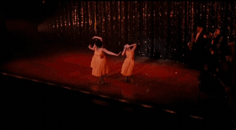 가수 데뷔하는데 센터자리를 제일 예쁜 애한테 뺏겼어요...gif | 인스티즈