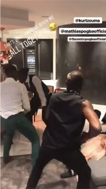 크리스마스를 즐기는 인싸들 (feat. 포그바 3형제, 주마, 멘디) .gif | 인스티즈