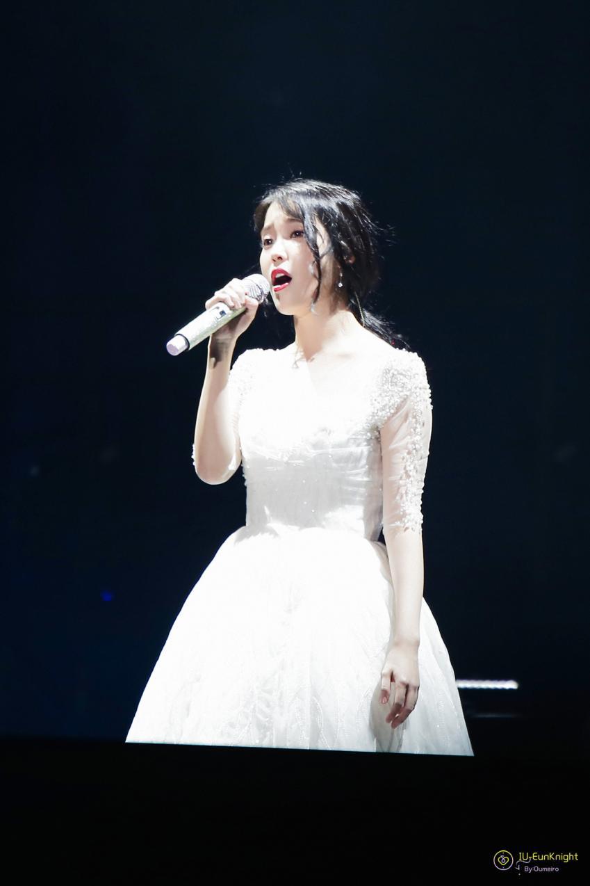 대만콘 드레스 아이유.jpg | 인스티즈