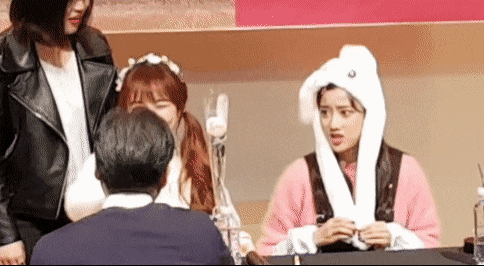 빨리와서 내앞에 앉으라고!!!! | 인스티즈