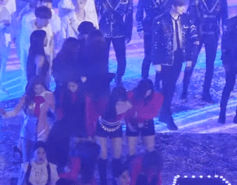 정연이한테 당하는 트와이스 지효 ..gif | 인스티즈