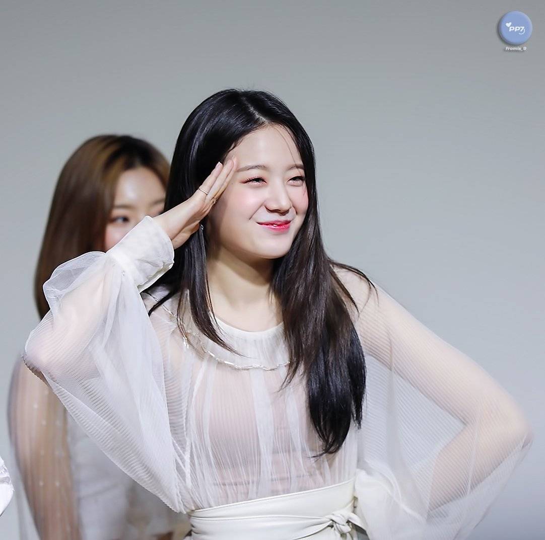 규리생일 컵홀더 포카를 받구와서 프로미스나인 규리 | 인스티즈