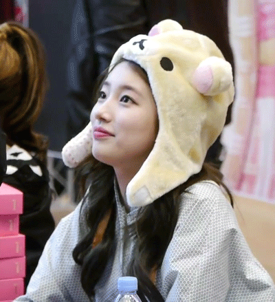 여자도 설렐 것 같은 팬싸에서의 배다정 배스윗 수지.jpgif | 인스티즈