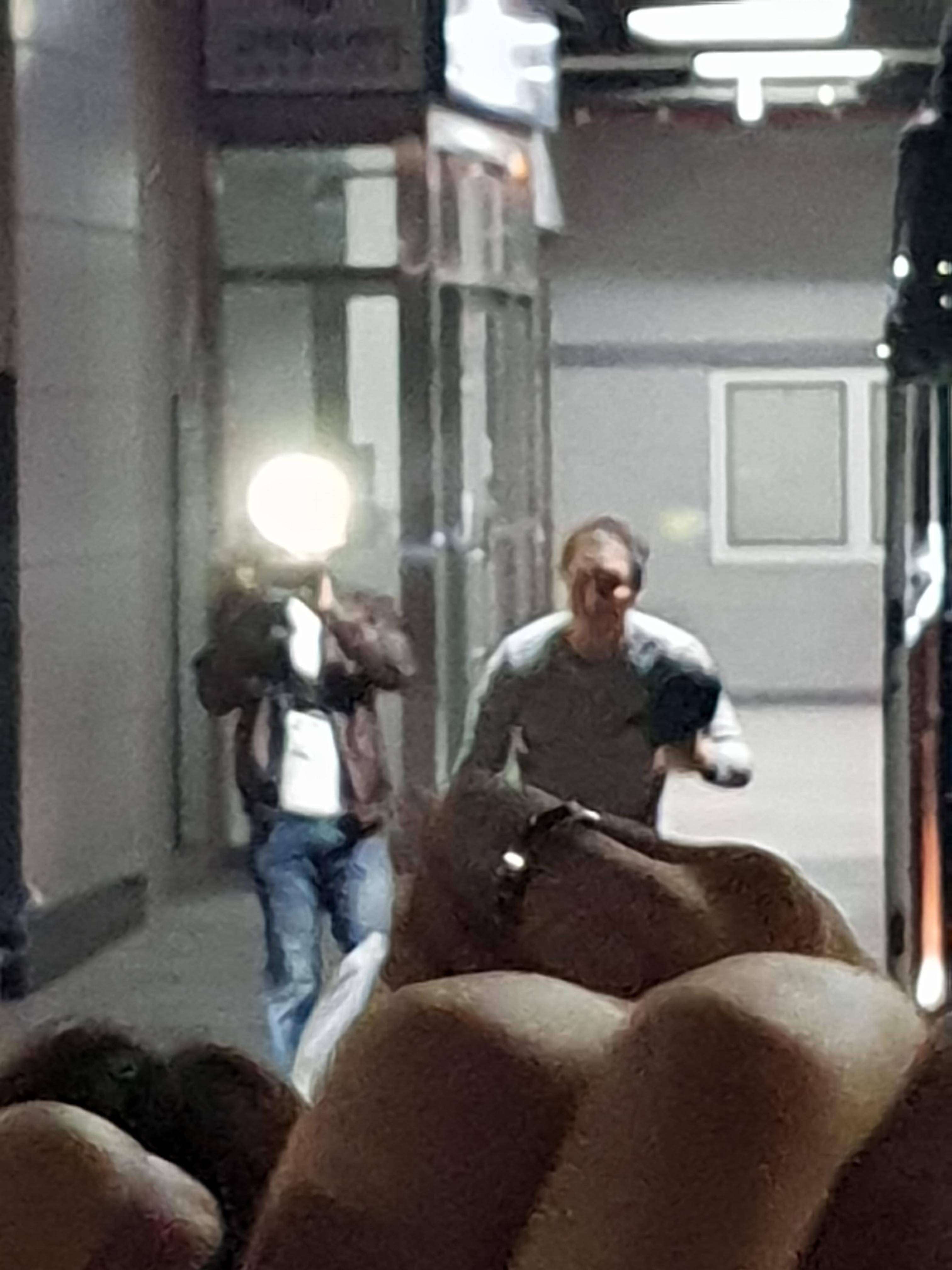 경기 끝나고 팬들에게 인사하는 정우람 | 인스티즈