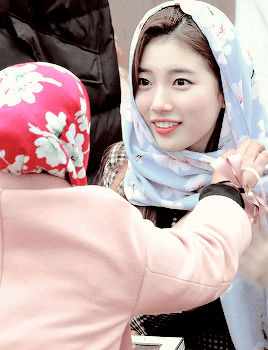 여자도 설렐 것 같은 팬싸에서의 배다정 배스윗 수지.jpgif | 인스티즈