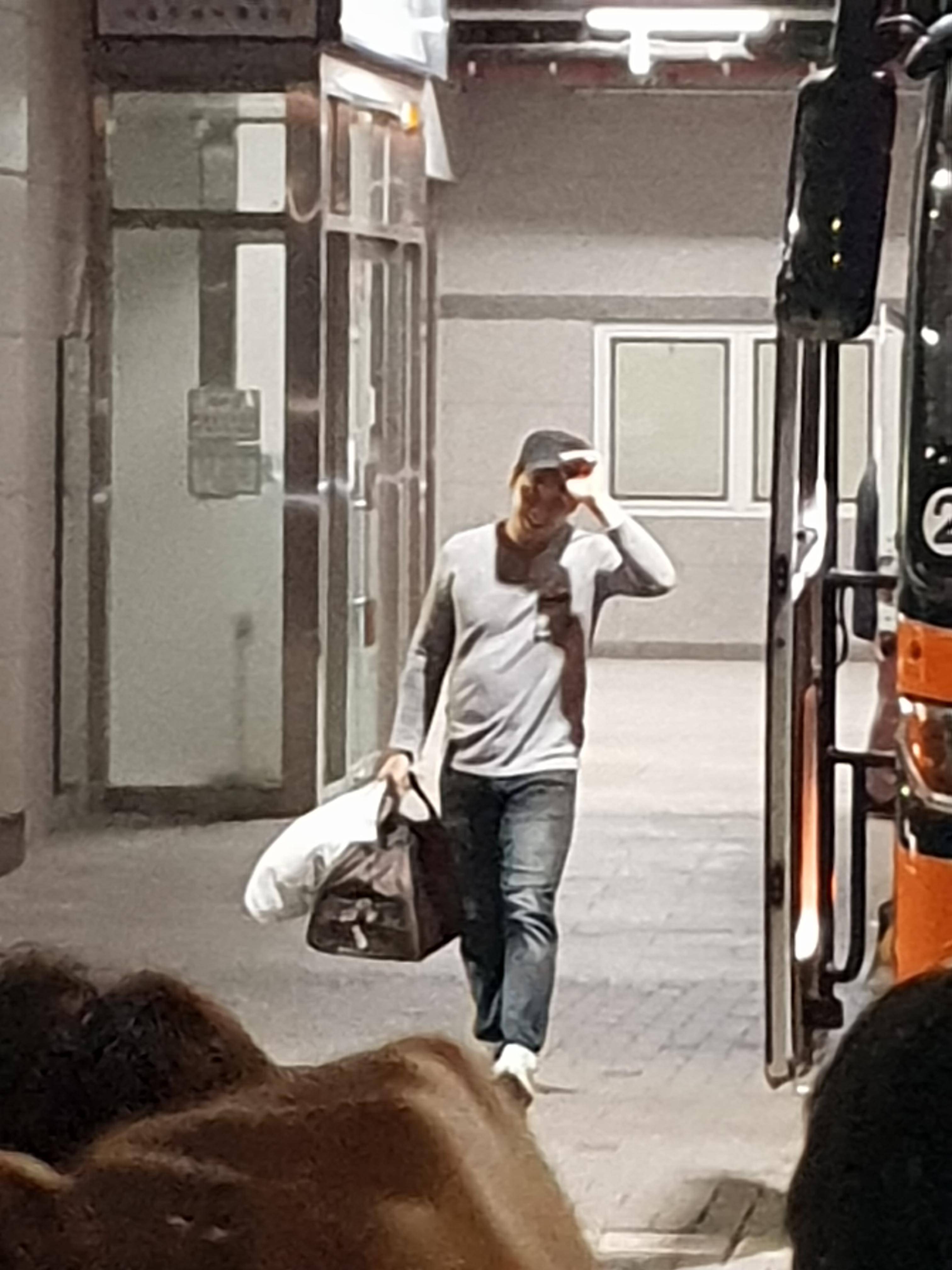 경기 끝나고 팬들에게 인사하는 정우람 | 인스티즈