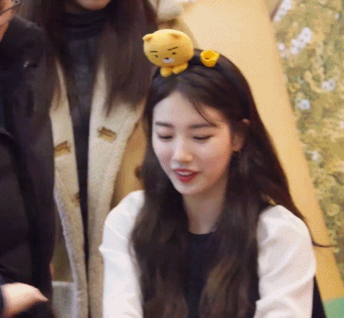 여자도 설렐 것 같은 팬싸에서의 배다정 배스윗 수지.jpgif | 인스티즈