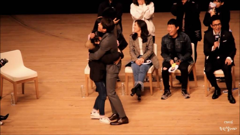 유해진 표정때문이라도 꼭 봐야하는 공조 쇼케이스 현빈 팬의 소원성취.jpg | 인스티즈