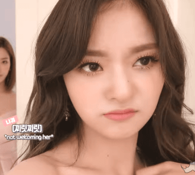 프로미스나인 AAA시상식 비하인드.GIF | 인스티즈