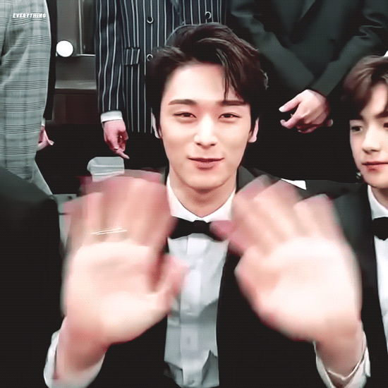 손이 엄청 큰 아이돌가수 | 인스티즈